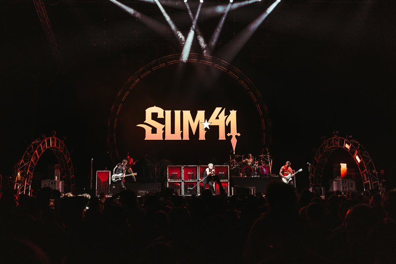 Sum 41 - Walking Disaster (Official Music Video) 